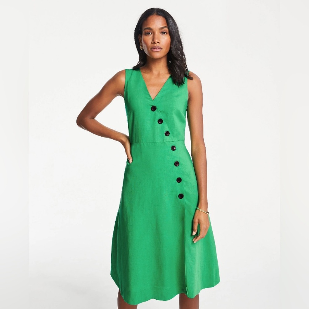 Ann Taylor Sleeveless Green V-Neck Button Midi Dress